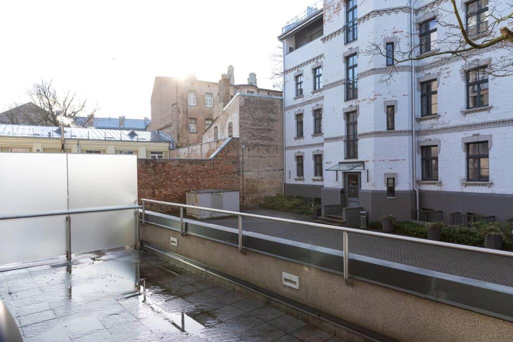 Cozy River-Side Apartment Right In ريغا المظهر الخارجي الصورة